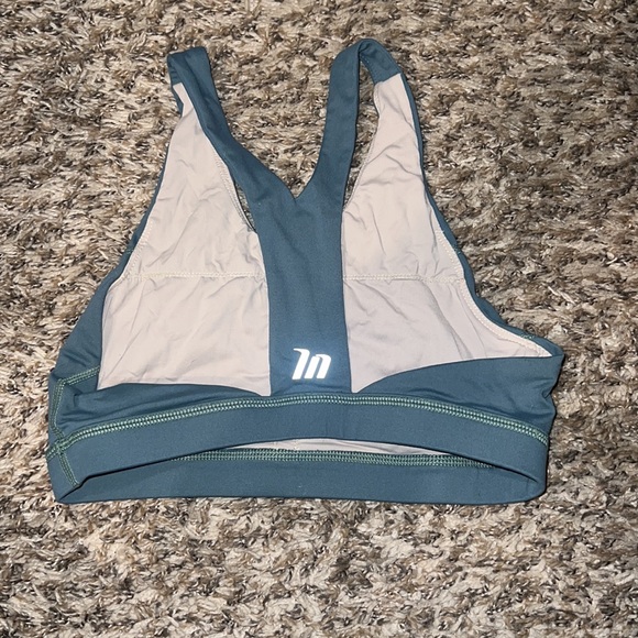 Musclenation sports bras and shorts combo - Picture 4 of 6